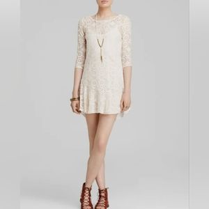 Free People Walking to the Sun Ruffle Bottom Sheath Lace Dress Sz 4